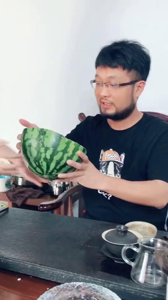 吃瓜配什么bgm,探寻最佳吃瓜背景音乐