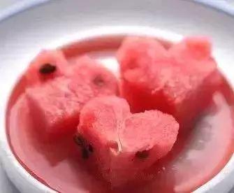 来月经可以吃瓜