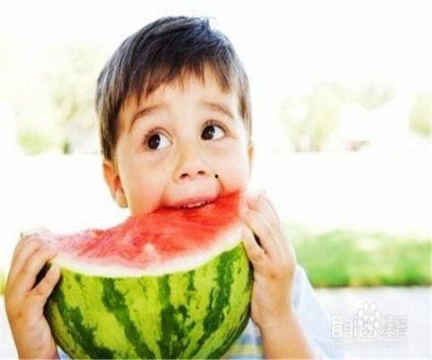 瓜哥吃瓜奇葩雪糕视频,吃瓜现场笑料百出！