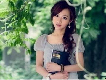 校花级别女神吃瓜,校园风云再起！