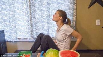 吃瓜西班牙夫妇视频,揭秘异国生活趣味瞬间